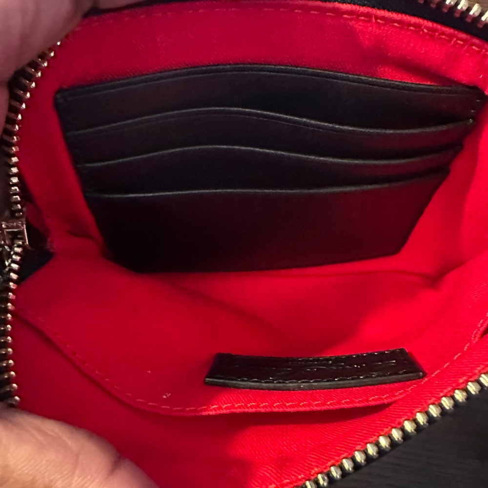 Dooney & Bourke DB75  Wristlet - Picture 3 of 5